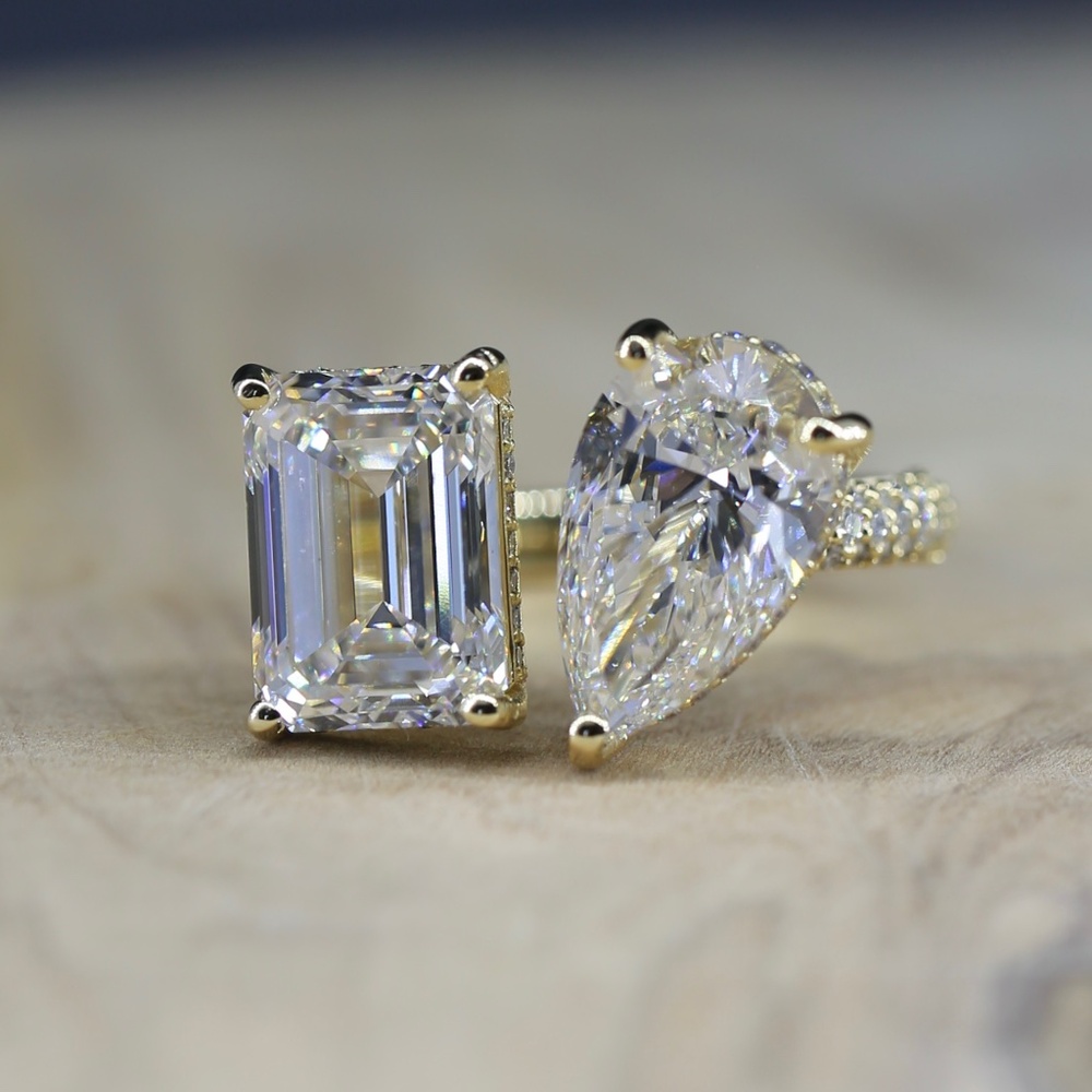 Toy El Moi Ring 11.76 Carat Lab-Grown Diamond Ring in 14K Yellow Gold